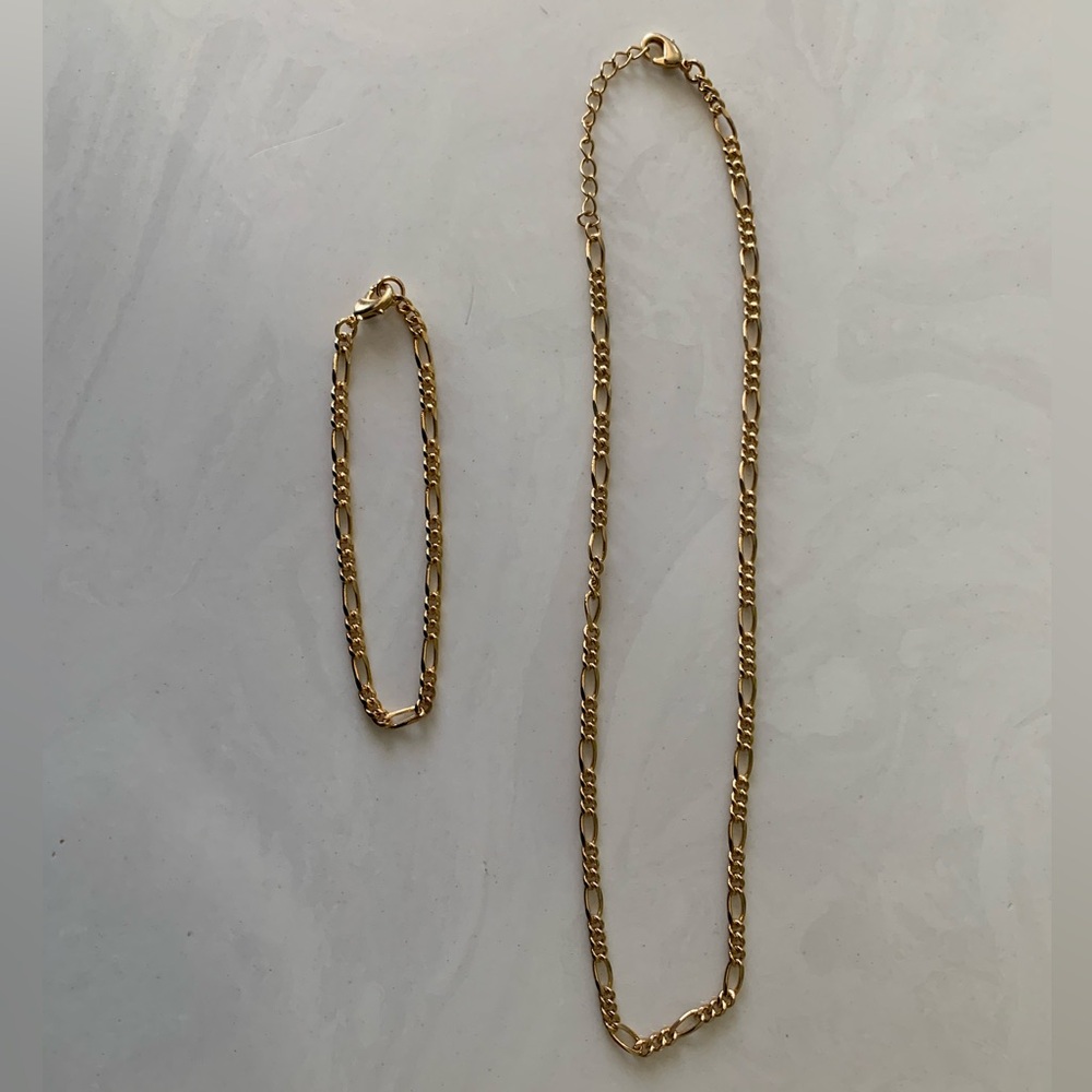 Yellow gold chain link necklace and bracelet set